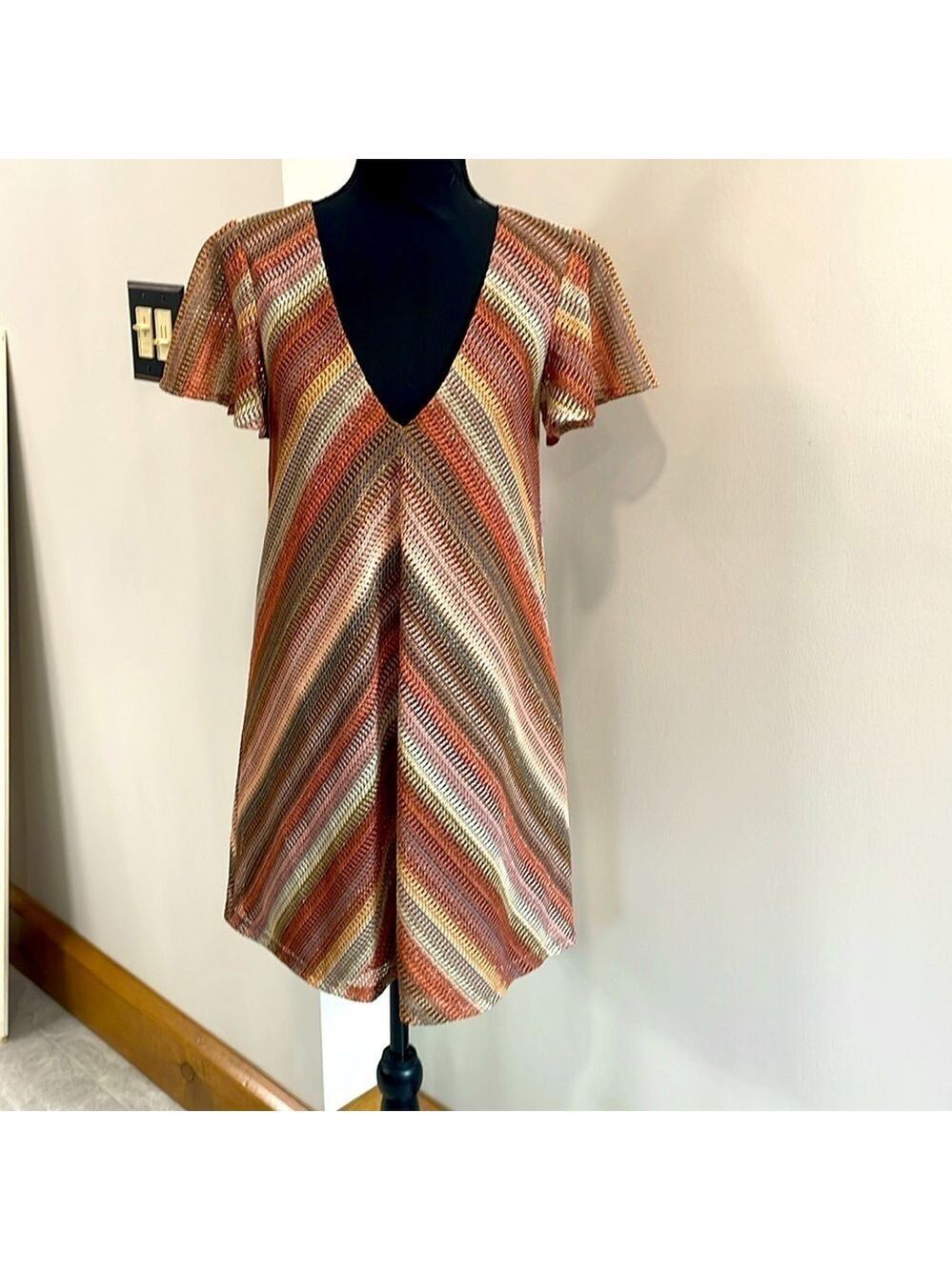 BCBGeneration NWOT DRESS LINED MULTI COLOR STRIPE W/METALLIC  Size XXS